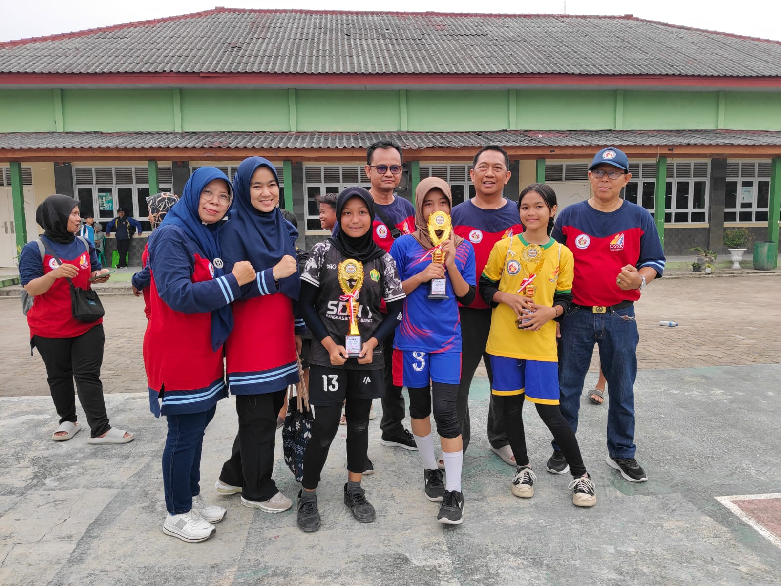 Tim Bola Voli Putri SDN 1 Nameng Raih Juara I O2SN Tingkat Kecamatan Rangkasbitung